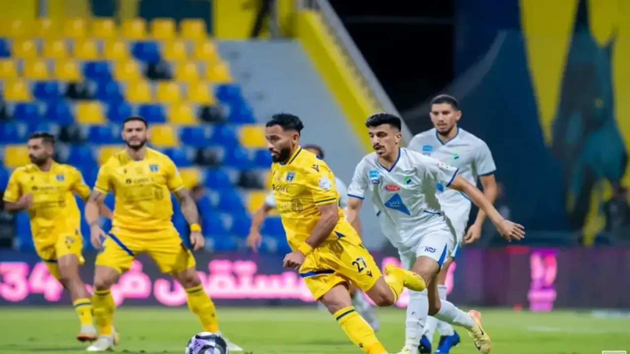 توقيت مواجهة التعاون والفتح في الجولة الجديدة من منافسات دوري روشن السعودي
